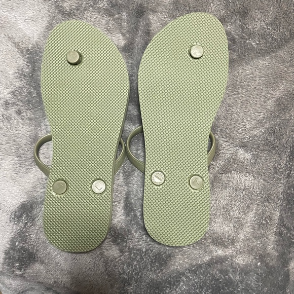 NWOT - Picture 2 of 3